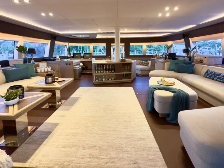 Bareboat Rental Luxury Yacht Lagoon with a boat licence