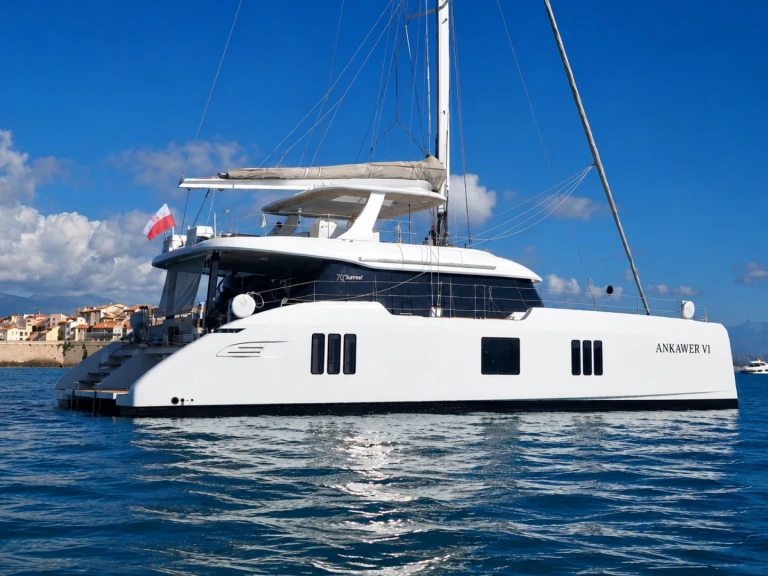 Luxury Yacht for rent Naples at the best price