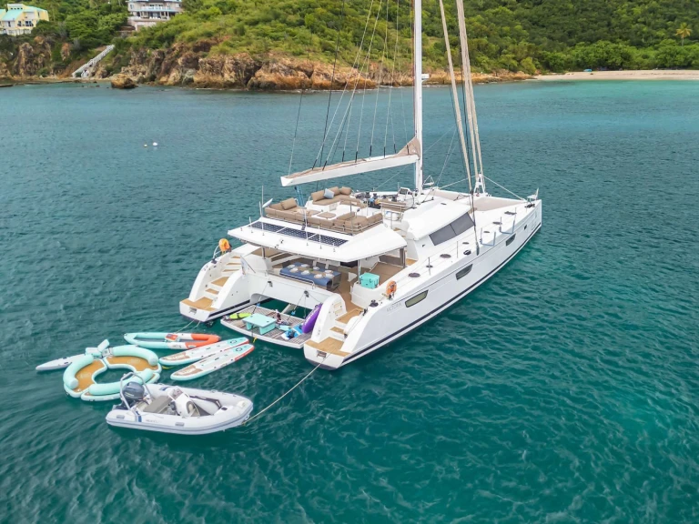 Luxury Yacht for rent Saint Thomas Island at the best price