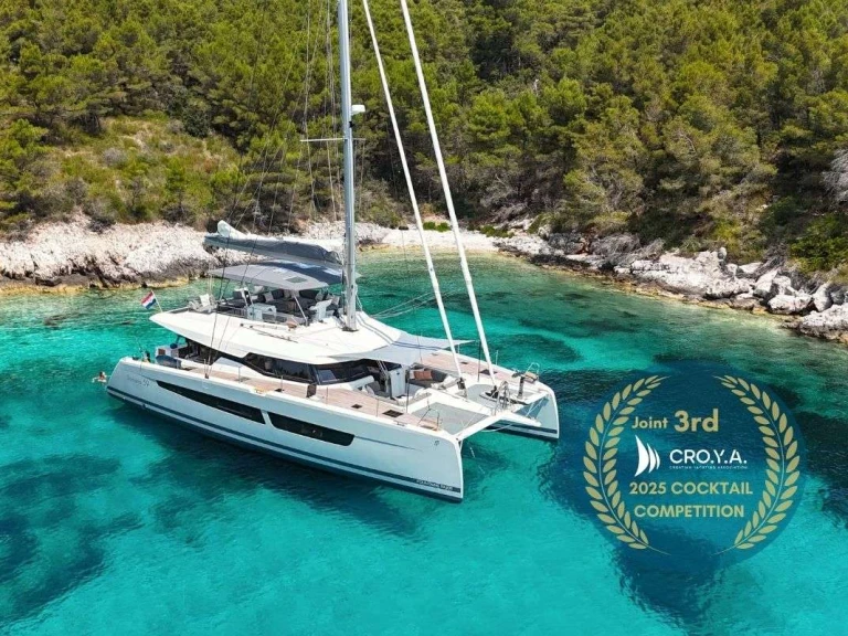 Luxury Yacht rental in Croatia - Fountaine Pajot Solomar 