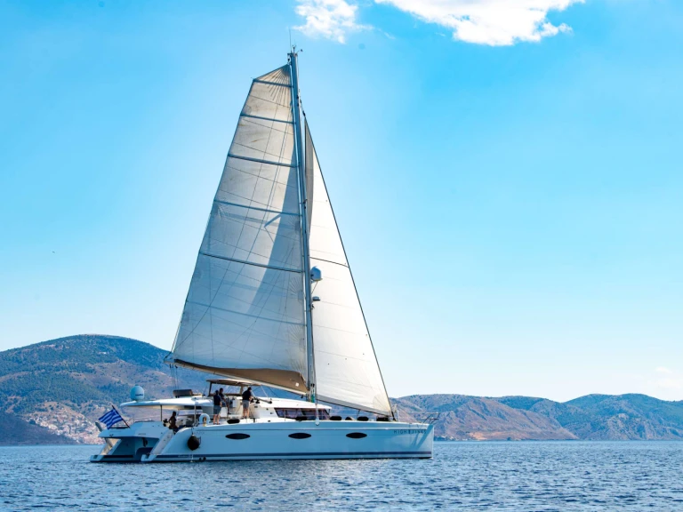 Bareboat Rental Luxury Yacht Fountaine Pajot with a boat licence