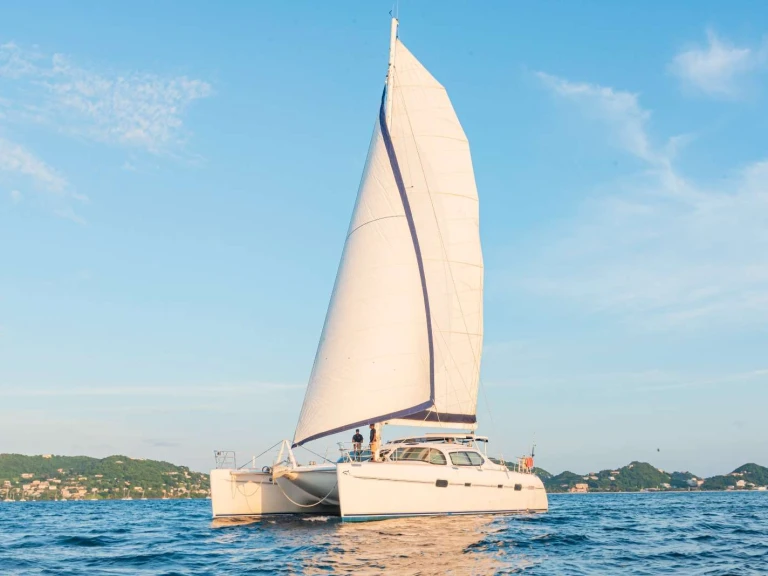 Luxury Yacht rental with or without captain PRIVILEGE ALLIAURA MARINE GROUP Rodney Bay