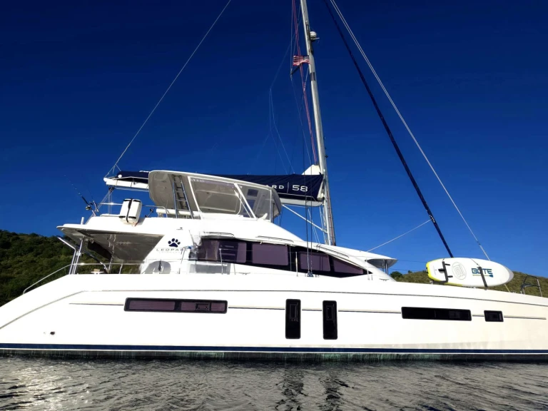 Bareboat Rental Luxury Yacht Leopard with a boat licence