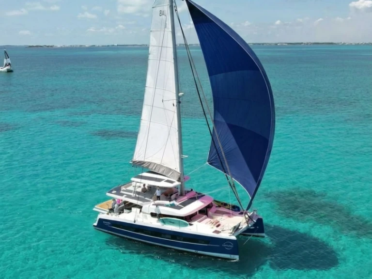 Boat rental Bali Sailing Yacht Luna in Bahamas on Samboat