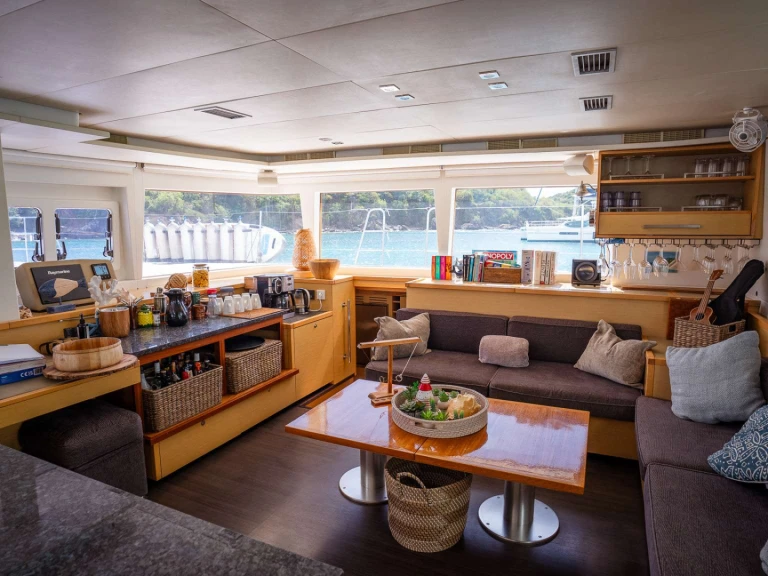 Rent a Lagoon BLUEWINDS British Virgin Islands (BVI)