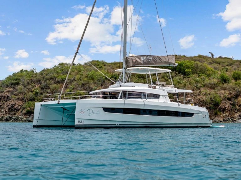 Bareboat Rental Luxury Yacht Bali with a boat licence