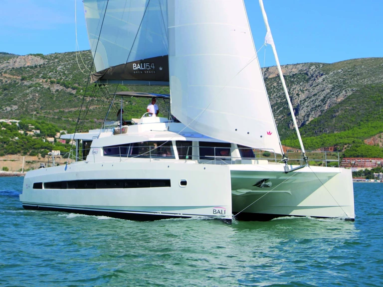 Bareboat Rental Luxury Yacht Bali with a boat licence