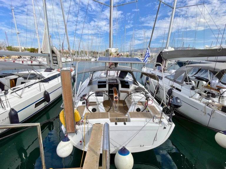 Bareboat Rental Sailboat Hanse with a boat licence