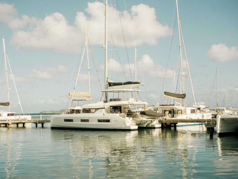 Lagoon Luna Nova in British Virgin Islands (BVI) on SamBoat