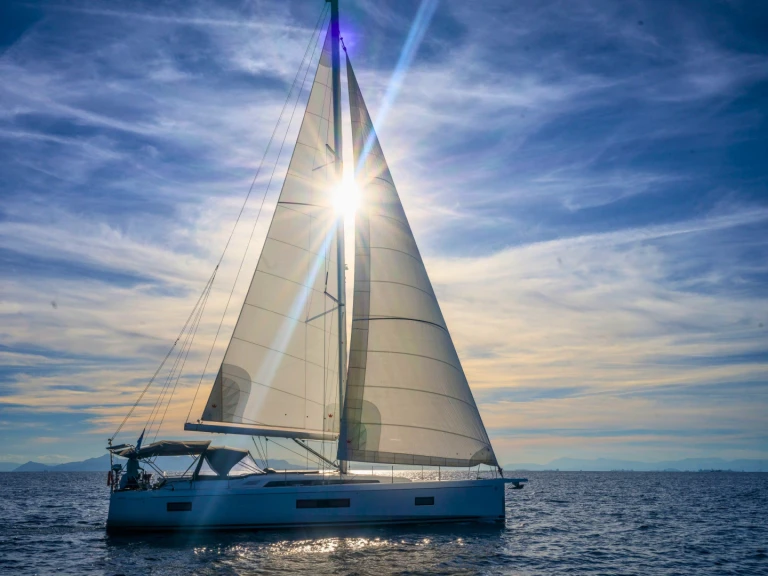 Sailboat rental with or without captain Bénéteau Alimos