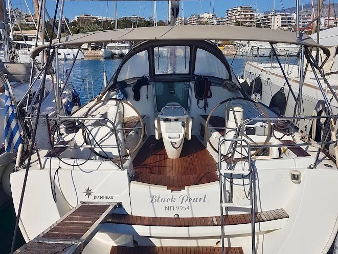 Sailboat rental in Alimos - Jeanneau Sun Odyssey 42i