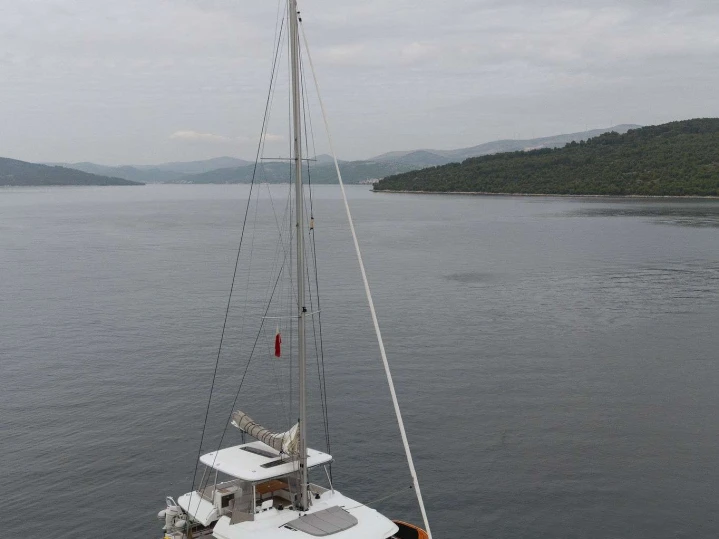 Luxury Yacht rental with or without captain Lagoon Trogir