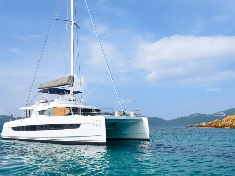 Bareboat Rental Luxury Yacht Bali with a boat licence