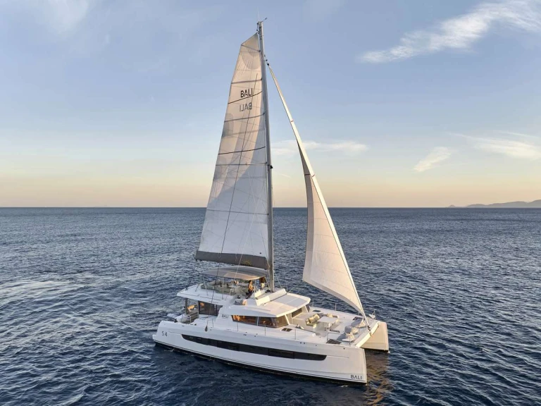 Luxury Yacht for rent Néa Péramos at the best price