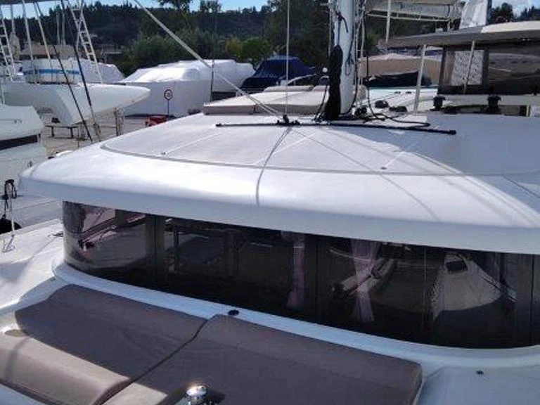 Lagoon Lagoon 42 in Skiathos on SamBoat