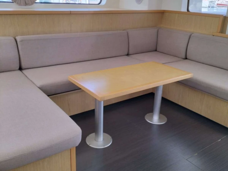 Bareboat Rental Luxury Yacht Lagoon with a boat licence