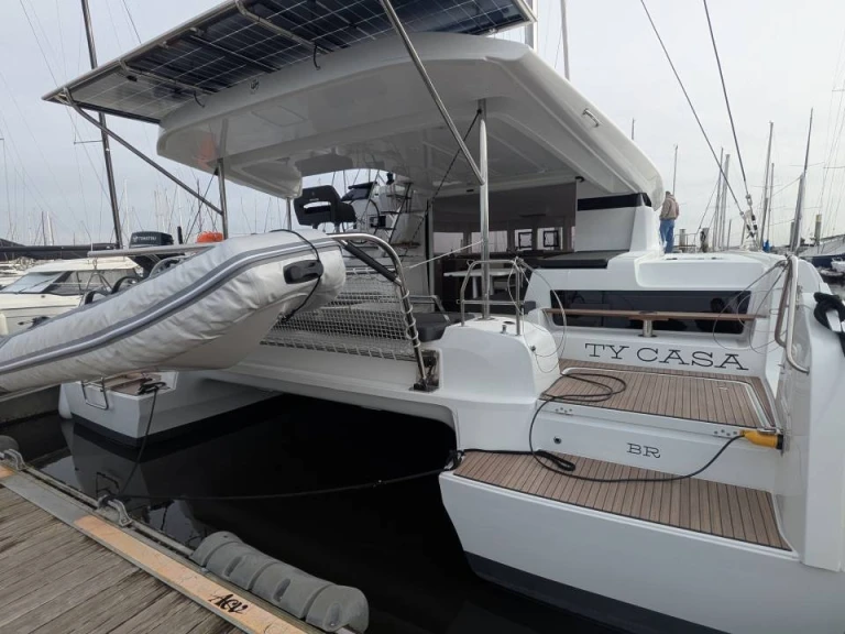 Boat rental Lagoon Lagoon 43 in Bonifacio on Samboat