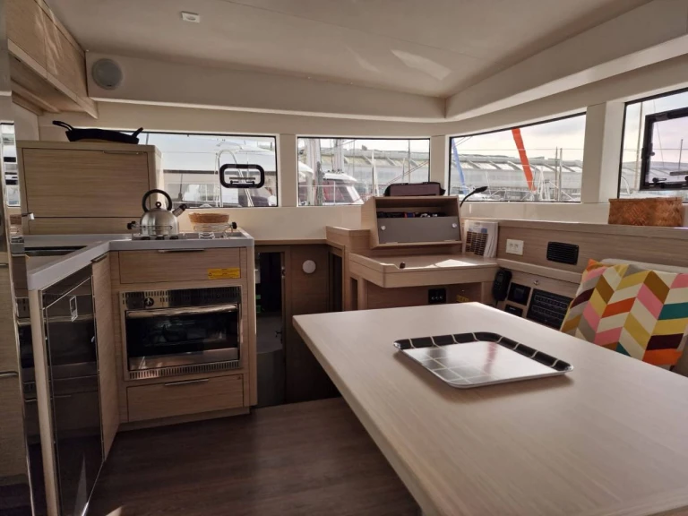 Yacht charter Bonifacio cheap Lagoon 40