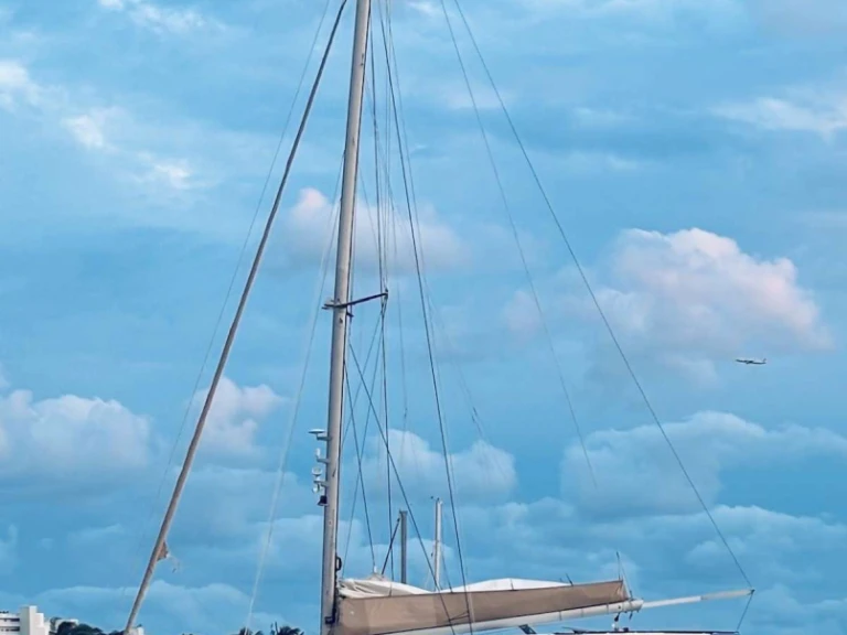 Bareboat Rental Luxury Yacht St Francis with a boat licence