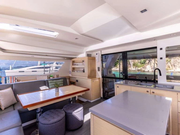 Luxury Yacht for rent Caribbean at the best price