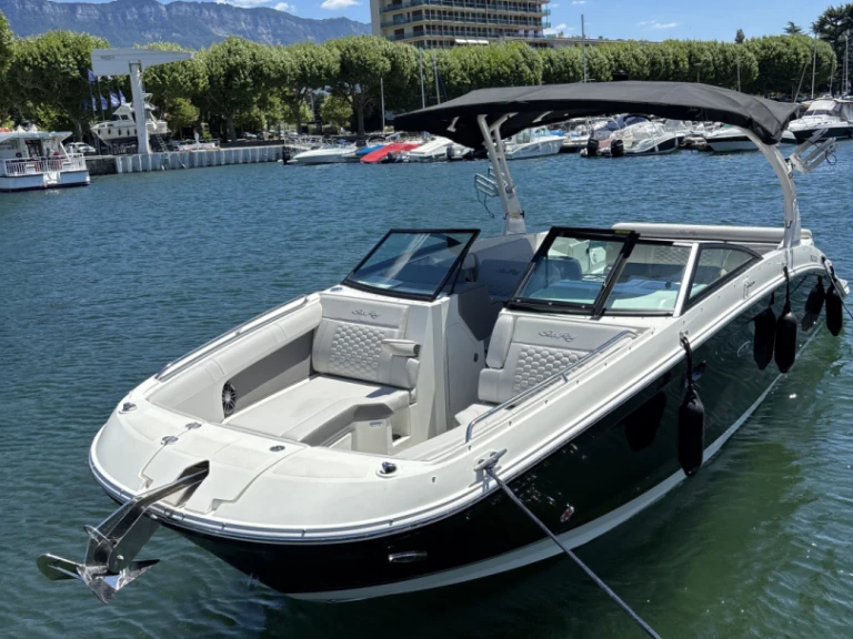 Motorboat rental in Le Bourget-du-Lac - Sea Ray Sea Ray SDX 270