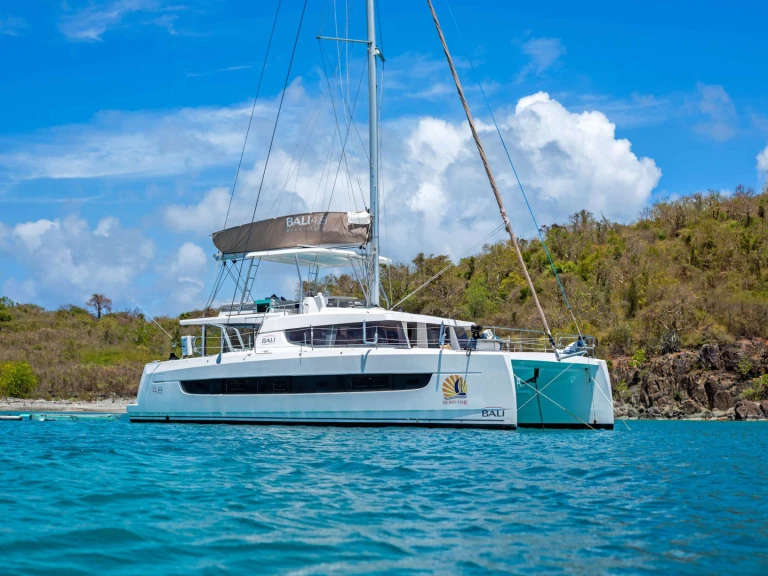 Bareboat Rental Luxury Yacht Bali with a boat licence