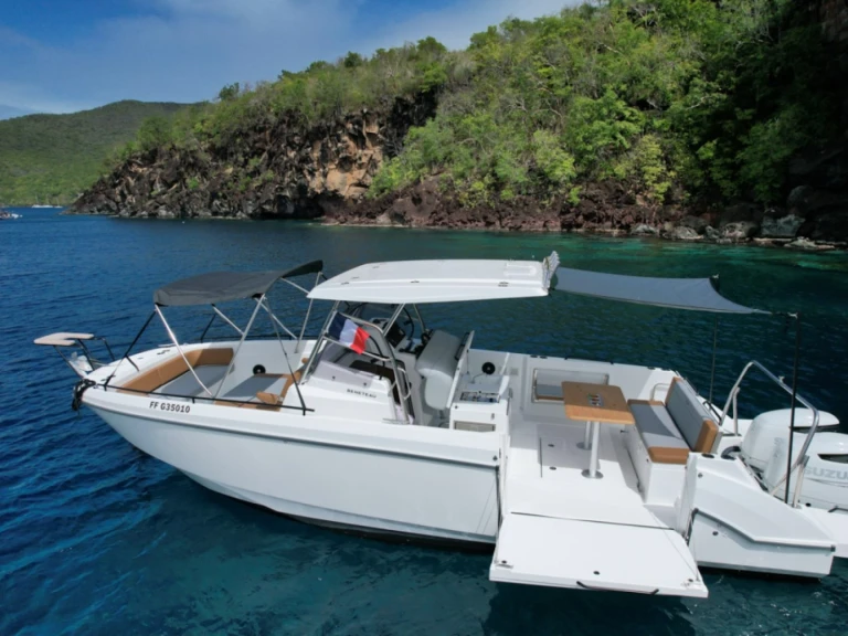 Bénéteau Flyer 9 charter bareboat or captained in  Les Trois-Îlets
