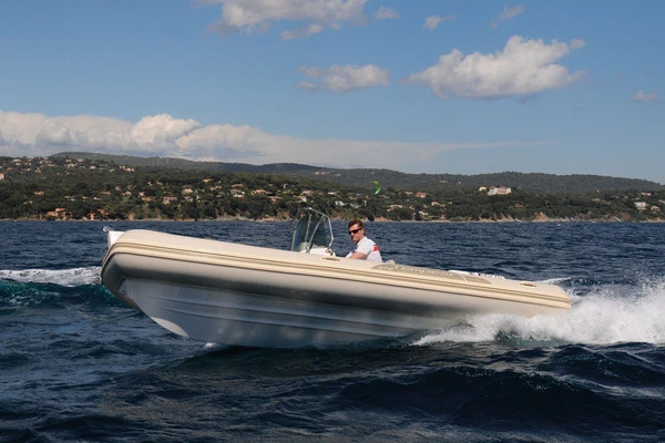 Bareboat Rental RIB Capelli with a boat licence