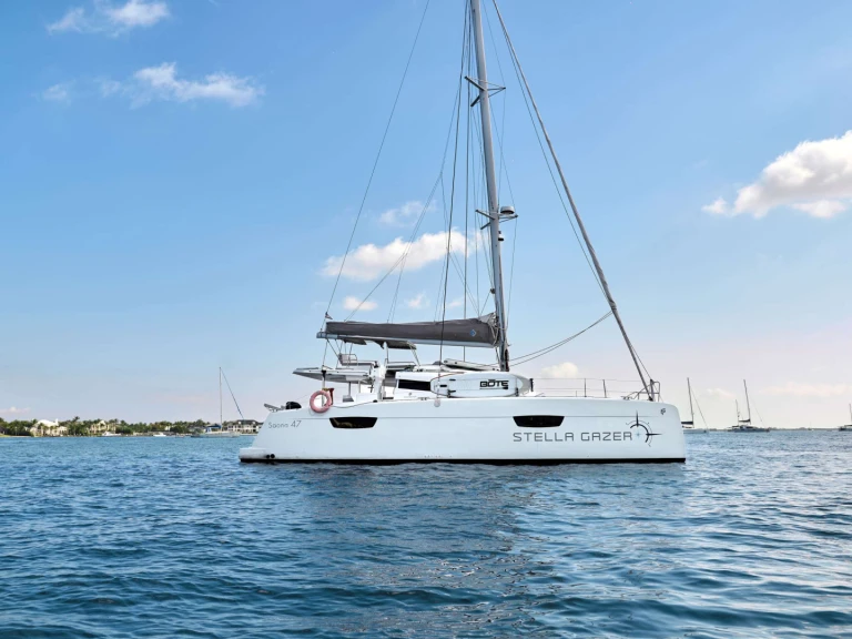 Luxury Yacht for rent Nassau at the best price