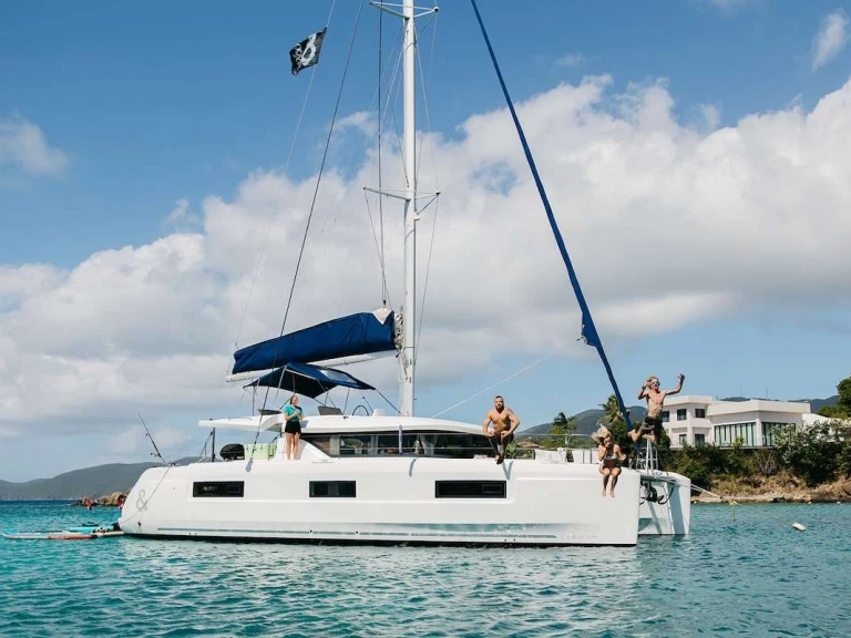 Luxury Yacht for rent British Virgin Islands (BVI) at the best price