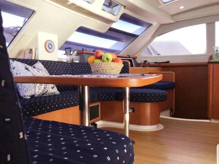 Leopard DESTINY III charter bareboat or captained in  Marathon