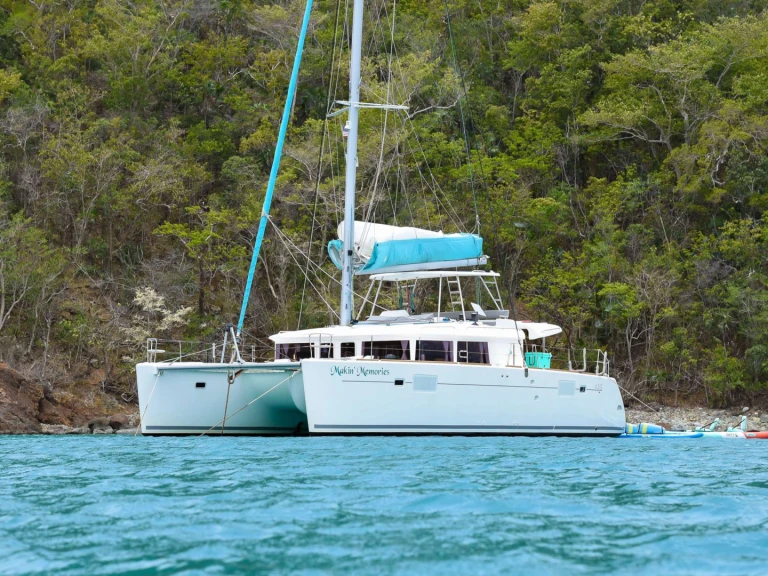 Rent a Lagoon MAKIN MEMORIES British Virgin Islands (BVI)