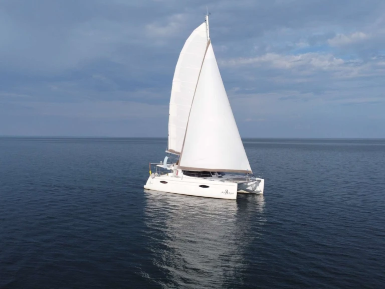 Luxury Yacht rental in French Polynesia - Fountaine Pajot Mahana