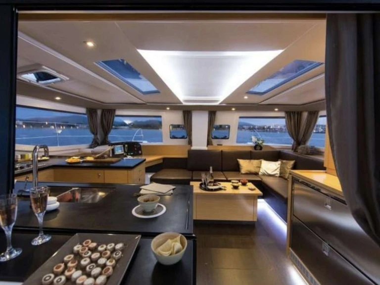 Bareboat Rental Luxury Yacht Fountaine Pajot with a boat licence