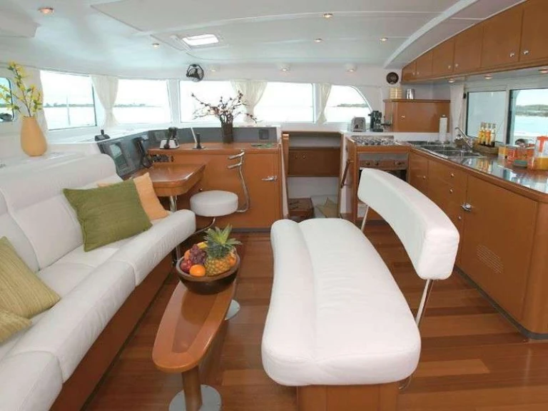 Yacht charter Road Town cheap ALIZE'
