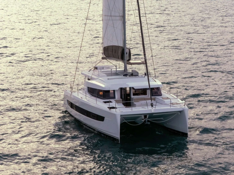 Bareboat Rental Luxury Yacht Bali with a boat licence