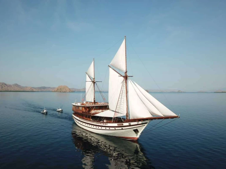 Rent a  Prana by Atzaro Labuan Bajo