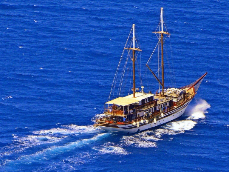 Yacht charter Lefkada (Island) cheap Aegeotissa II