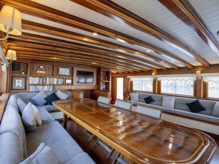 Luxury Yacht rental in Athens - Custom Oxyzen