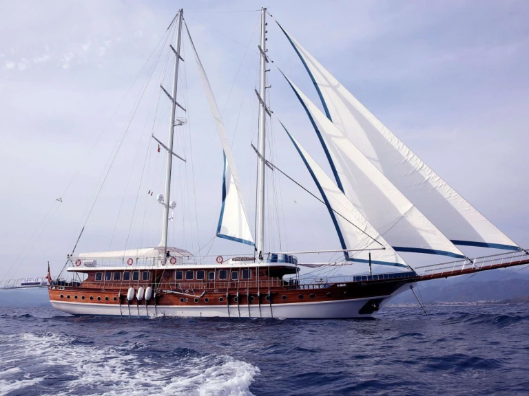 Luxury Yacht for rent Turkey at the best price