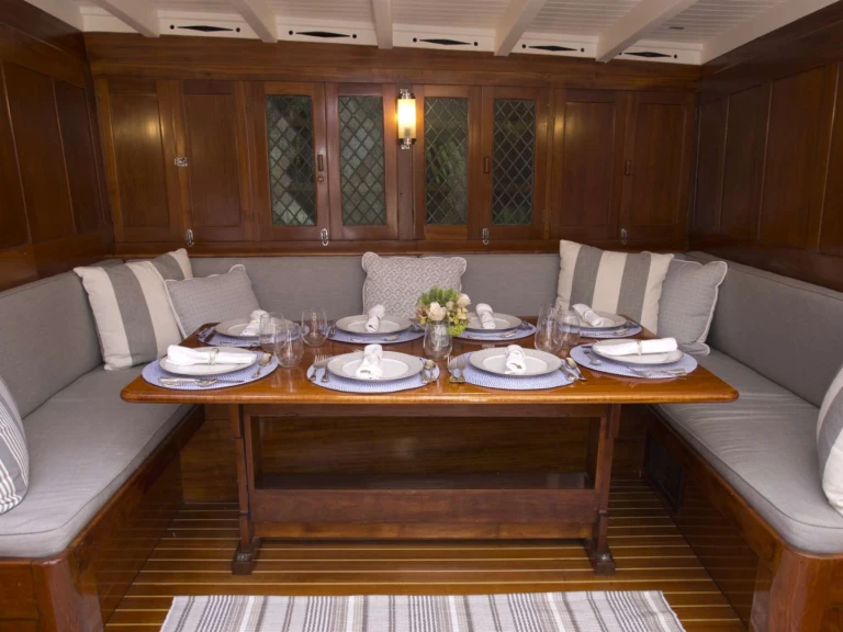 Yacht charter Newport cheap EROS
