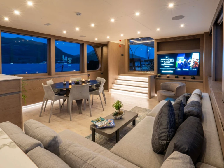Luxury Yacht rental in Greece - Custom Good Life