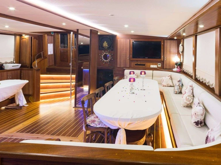 Luxury Yacht for rent Marmaris at the best price
