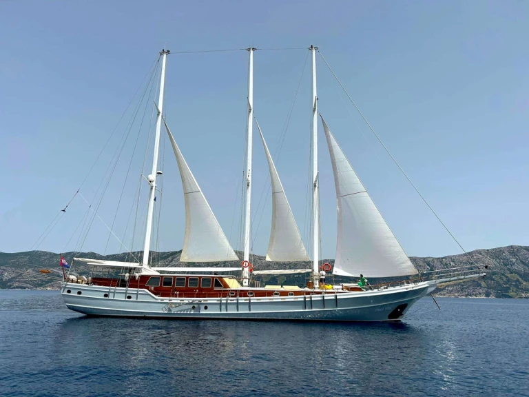 costume Dolce Vita charter bareboat or captained in  Šibenik