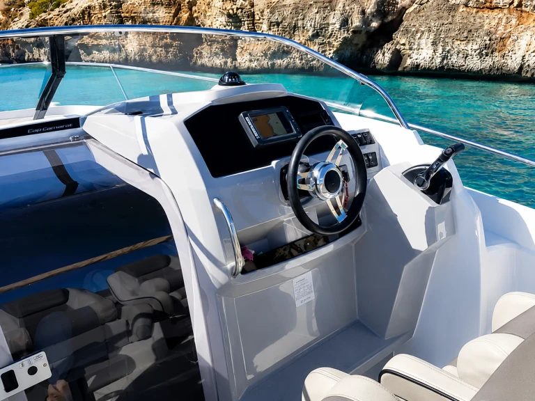 Bareboat Rental Motorboat Jeanneau with a boat licence