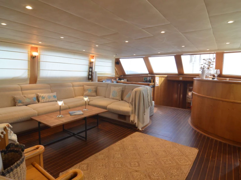 Luxury Yacht for rent Kos at the best price