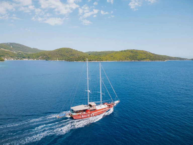Turkish shipyard ERATO in Athens on SamBoat