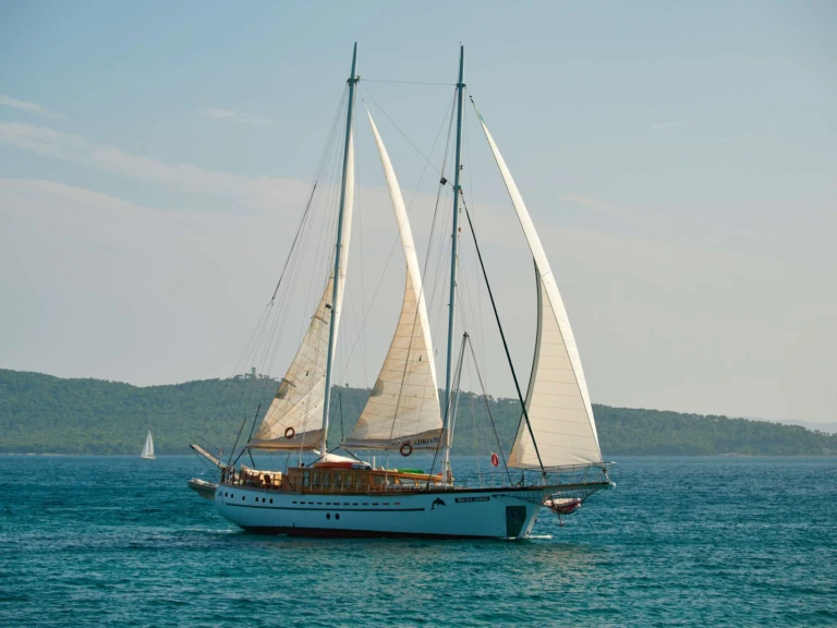 Luxury Yacht rental with or without captain Custom Kaštel Gomilica