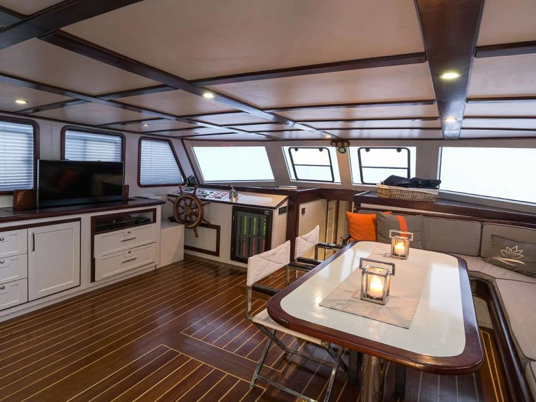 Yacht charter Turkey cheap LOTUS