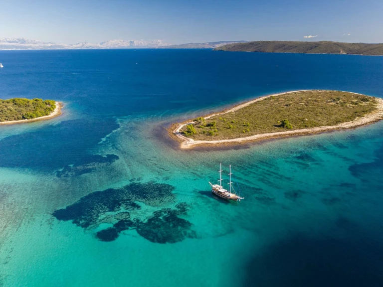Yacht charter Split cheap Andi Star